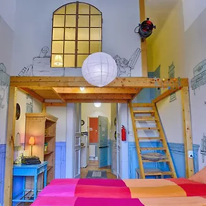 Lavender Circus Hostel, Doubles&ensuites Hostel