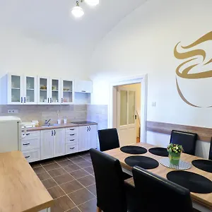 https://foter-apartman.egerhotels.net